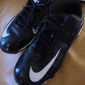 KIDS NIKE Alpha Football Cleats